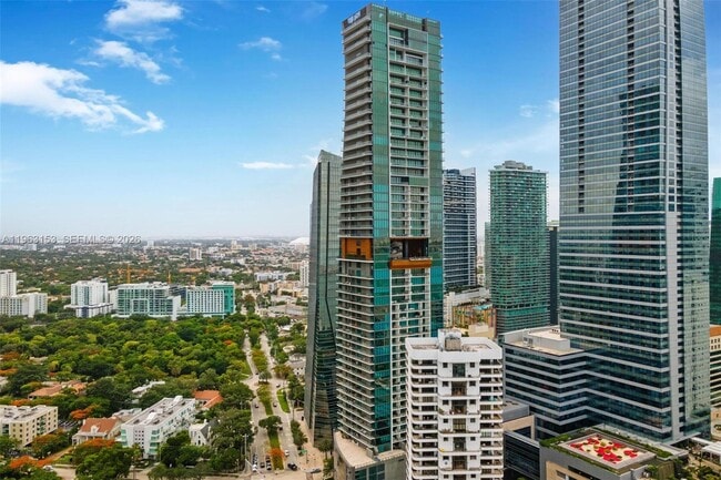 Building Photo - 1451 Brickell Ave