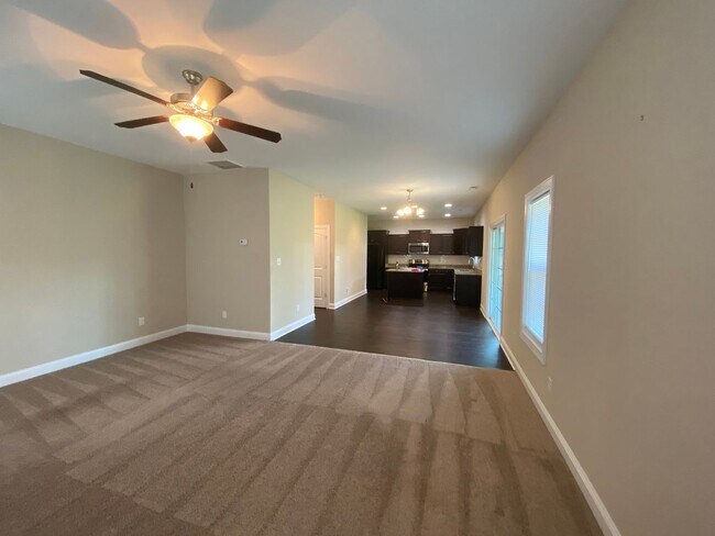 Building Photo - 4 Bedroom Sneads Ferry Home for Rent