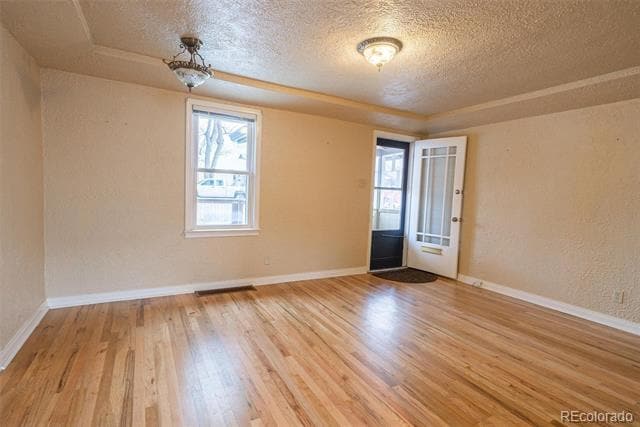 Building Photo - 1707 W Kiowa St