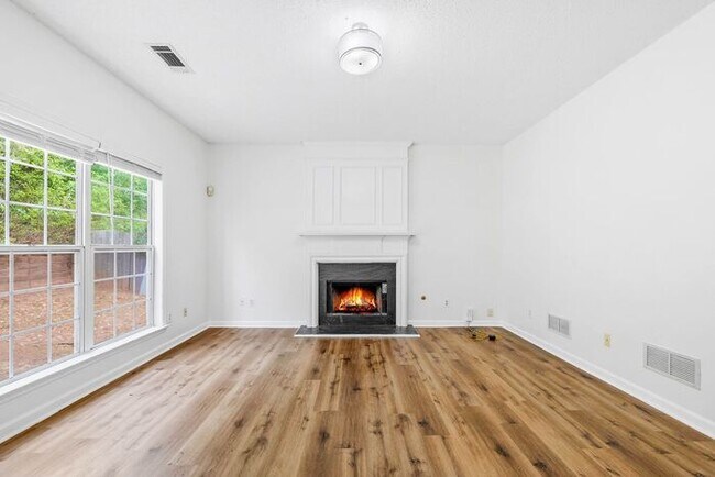 Building Photo - 5840 Haterleigh Dr