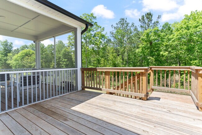 Building Photo - 1537 Underbrush Dr
