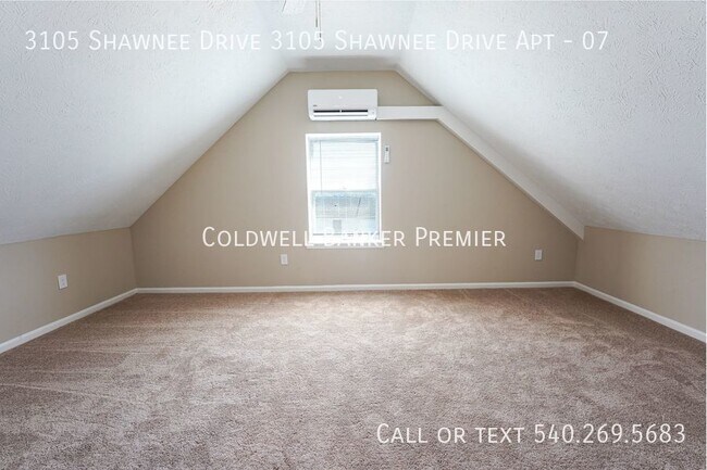 Building Photo - 3105 Shawnee Dr