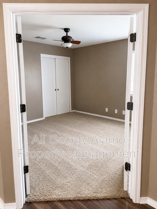 Building Photo - 9006 Pinseeker