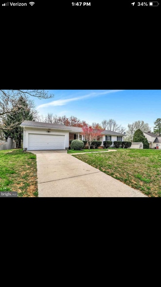 Primary Photo - 31 W Cook Ave