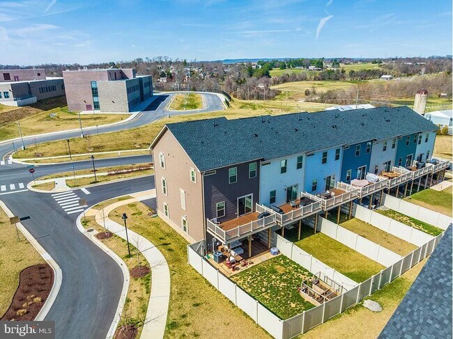 Building Photo - 10601 Brewerton Ln