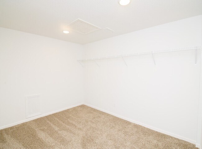 Building Photo - 3702 W Truman Blvd