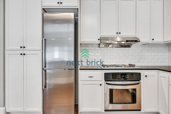 Building Photo - 1 BED & 1 BATH CONDO FOR RENT