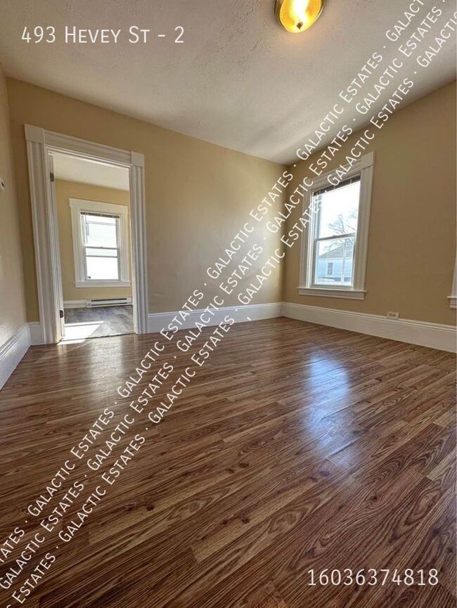 Building Photo - 493 Hevey St
