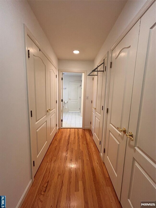 Building Photo - 87 Trotters Ln
