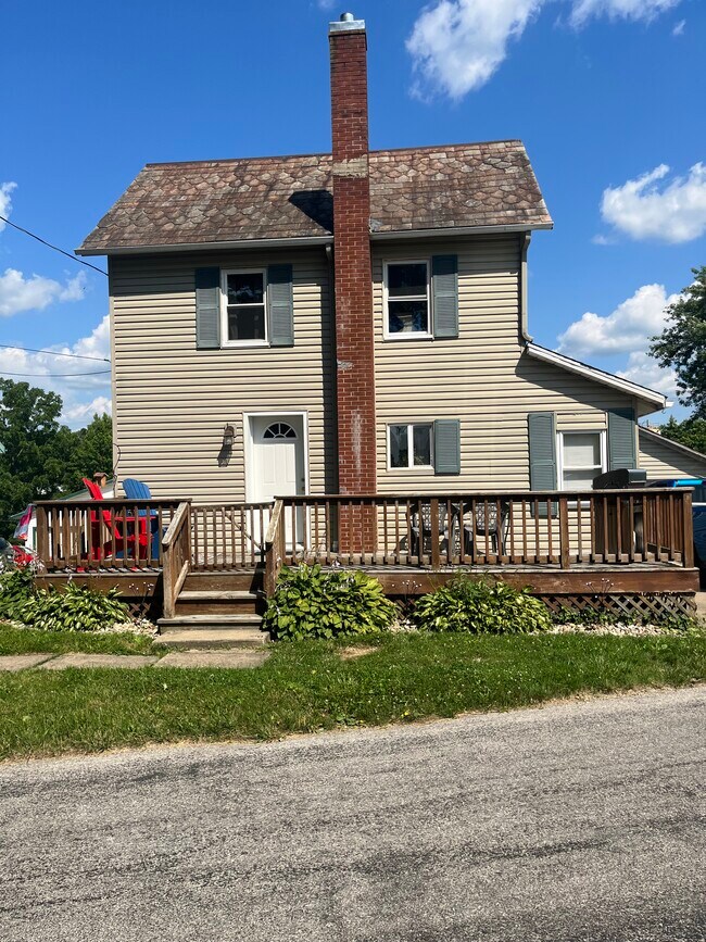 Primary Photo - 310 S Butler St