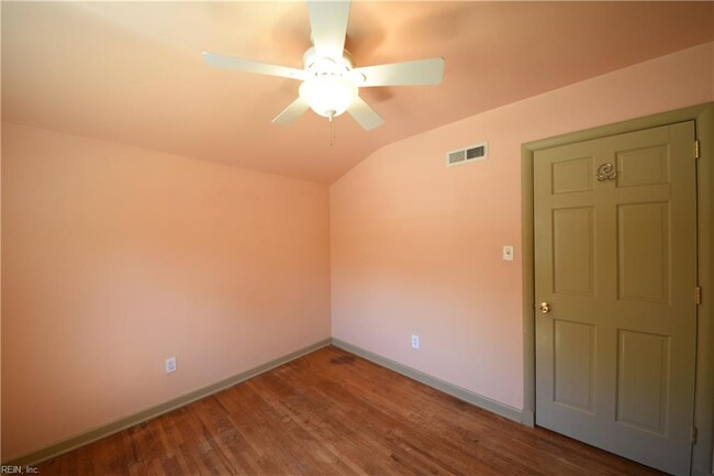 Building Photo - 8356 Cape View Ct