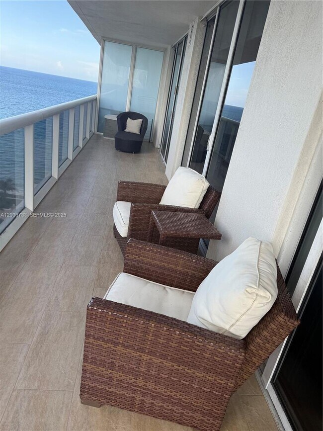 Building Photo - 1830 S Ocean Dr