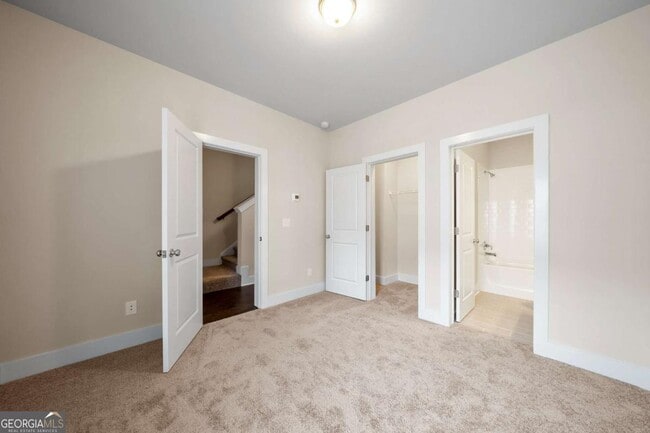 Building Photo - 3761 Oxford Cir