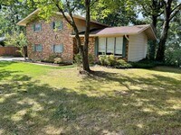 Building Photo - Three Bedroom, Large Lot, Pet Friendly,Hixson! ***Monthly rent $1900.00!***