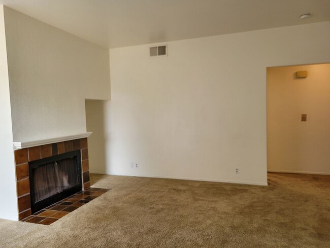 Building Photo - Ridgecrest 2 Bedroom Condo With Gated Swim...