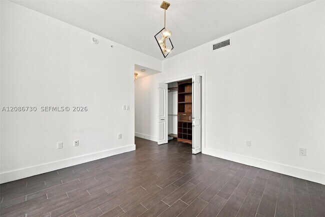 Building Photo - 900 Biscayne Blvd