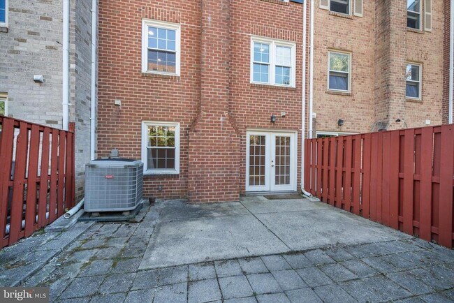 Building Photo - 10276 Arizona Cir