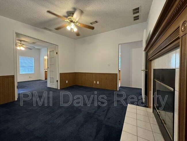 Building Photo - 149 Aster Ave