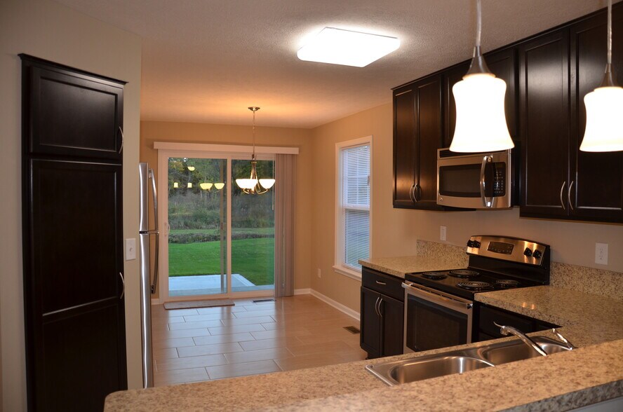 Building Photo - 1521 Meadowbrook Blvd