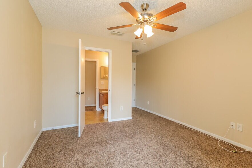 Building Photo - 7753 Highchair Ln