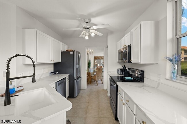 Building Photo - 9050 Las Maderas Dr