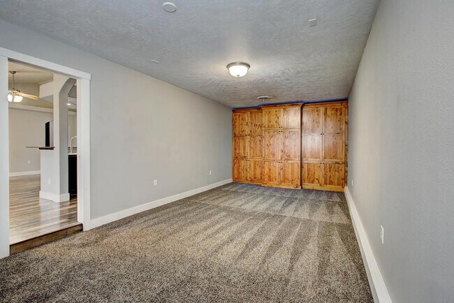 Building Photo - 2870 N High Desert Wy