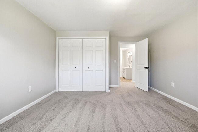 Building Photo - 3735 Richlawn Rd