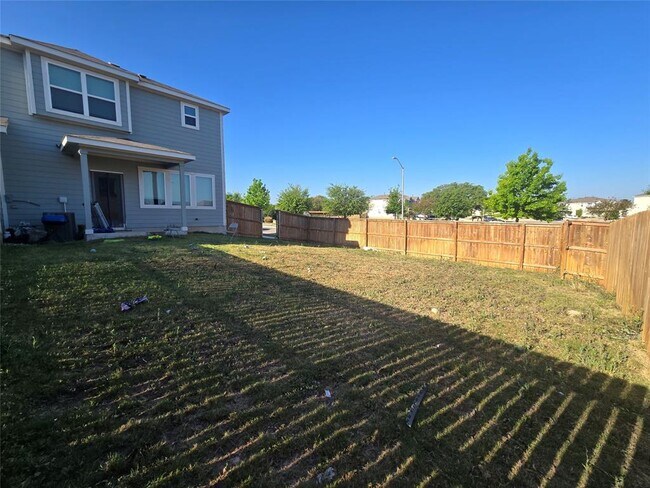 Building Photo - 2328 Calvert Dr