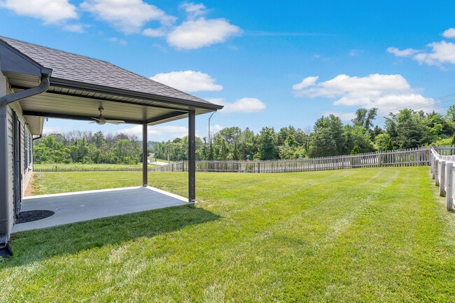 Building Photo - 5990 Tamarack Dr