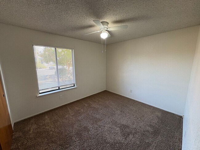 Building Photo - 636 Ramblewood Ct