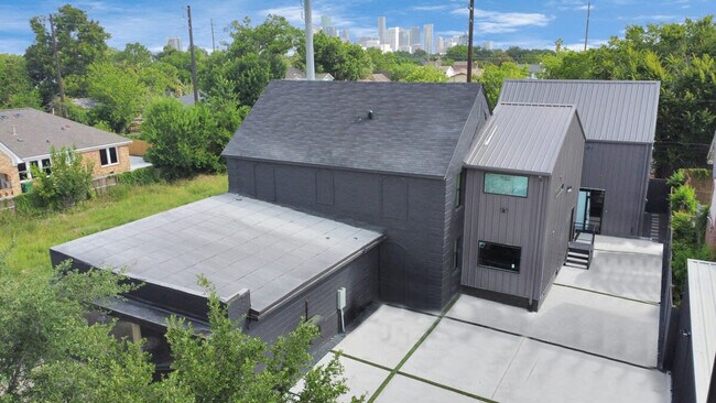 Building Photo - 2703 Blodgett St