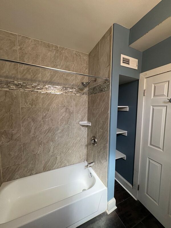 Building Photo - 1118 St Paul St