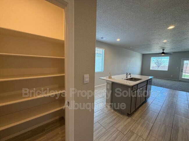 Building Photo - 768 Amatista Lp SE