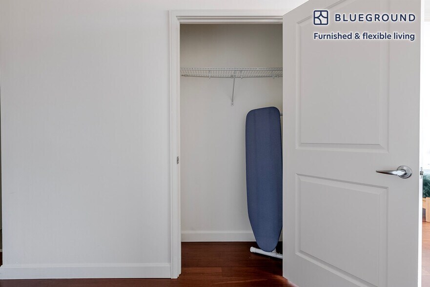 Building Photo - 100 Landsdowne St