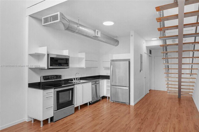 Primary Photo - 690 SW 1st Ct