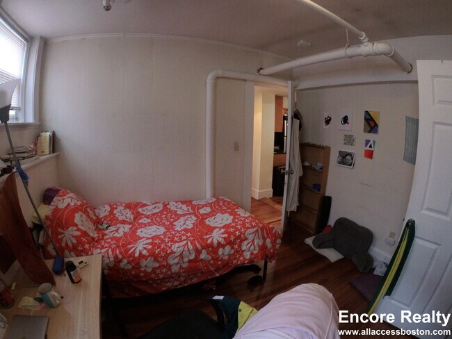 Building Photo - 241 Freeman St