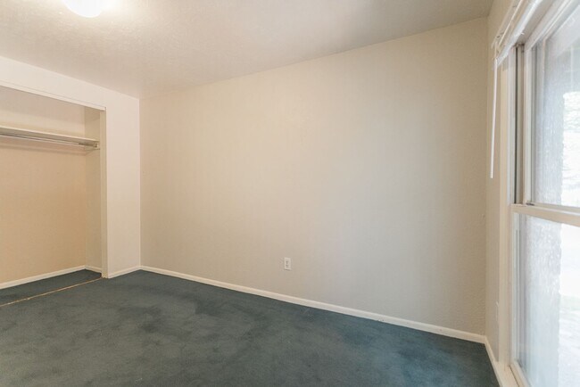 Building Photo - 604 Marine St