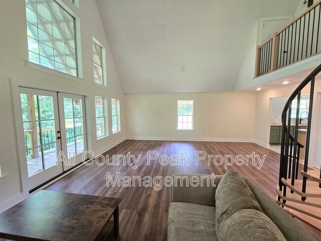 Building Photo - 6013 Bates Pike SE