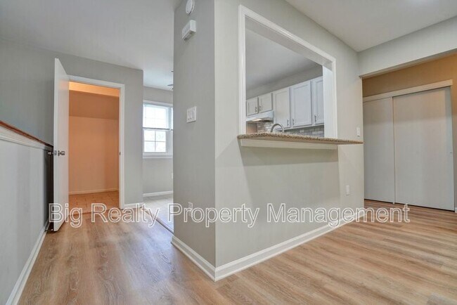 Building Photo - 1732 Rosewood Ct