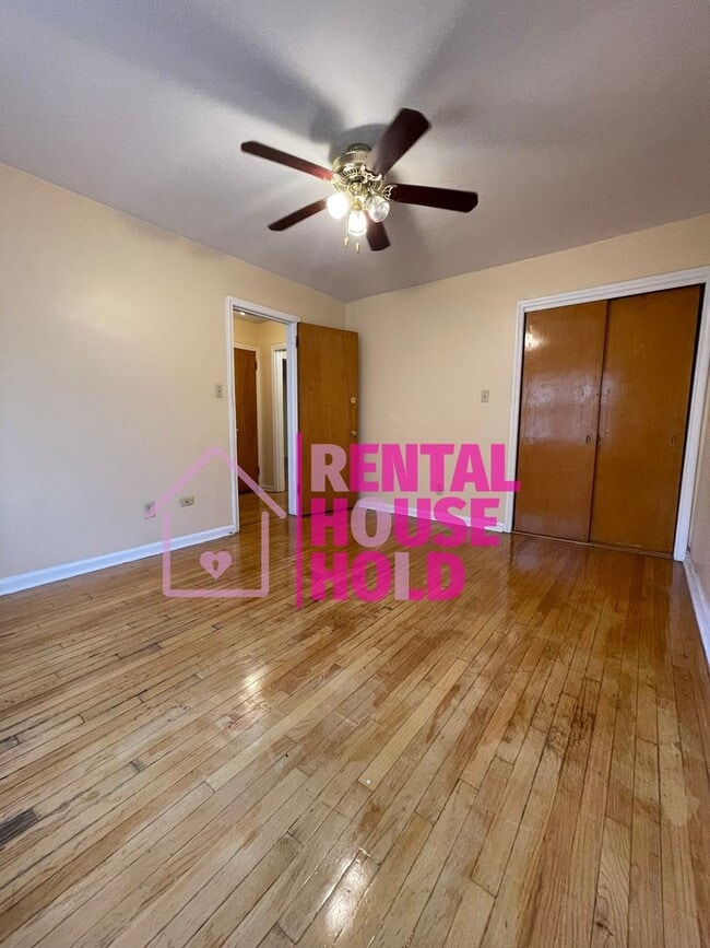 Building Photo - 2 Bedroom 1 Bath Condo-Security Deposit Sl...