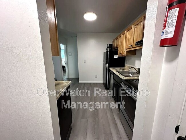 Building Photo - 3105 W 33rd Ave