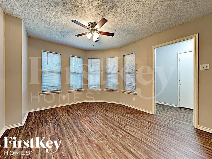 Building Photo - 3815 Coronet Ln