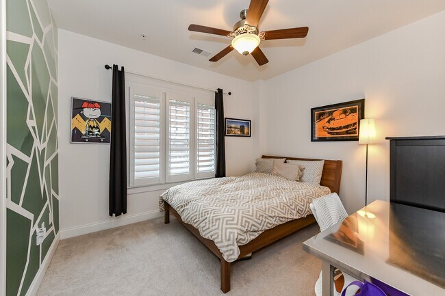 Building Photo - 332 Magnolia Ave