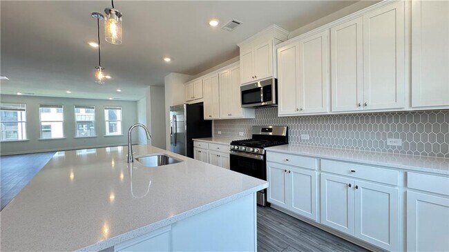 Building Photo - 104 Holt Ln