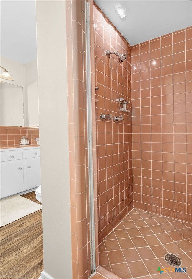 Building Photo - 2052 Gruene Rd