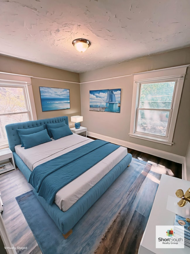 Building Photo - Updated 2 Bed 1 Bath upper apartment