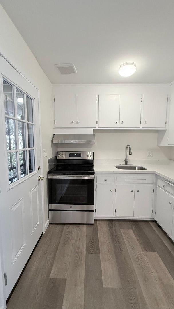 Building Photo - 14723 Martell Ave