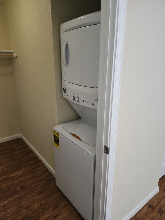 Building Photo - Table Rock Apartments