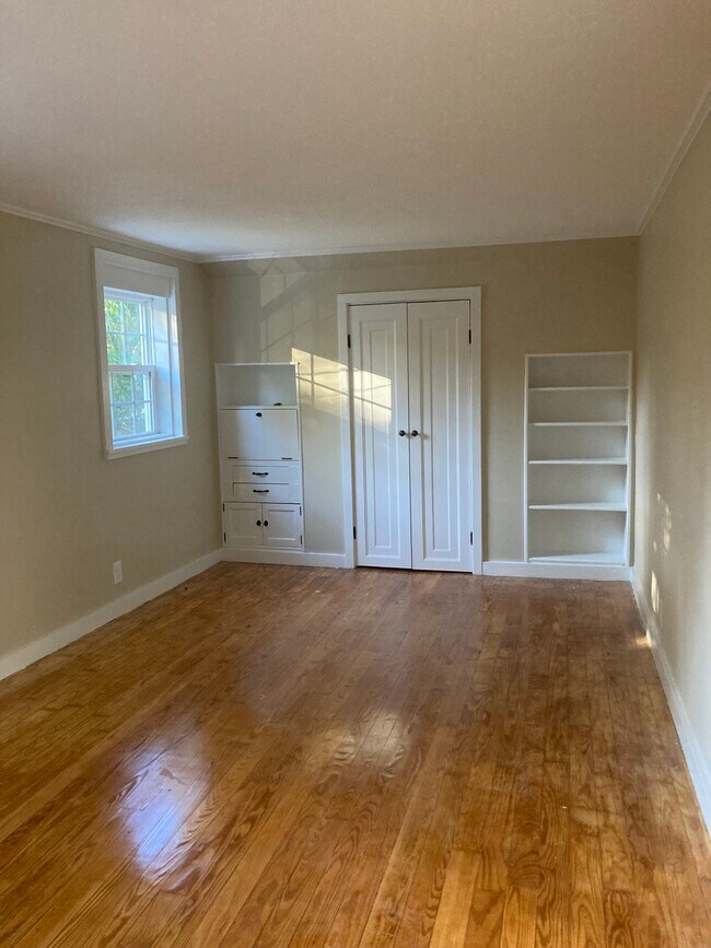 Building Photo - 48 Grove St