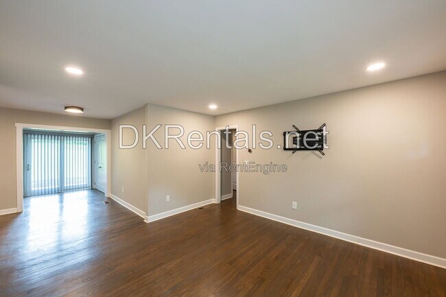 Building Photo - 2131 Bixler Cir